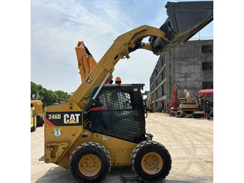 Skid steer loader CATERPILLAR 226B
