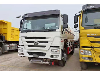 New Tank truck for transportation of fuel SINOTRUK Howo 6X4 Oil Truck Price for Sale in Djibouti: picture 2 New Tank truck for transportation of fuel SINOTRUK Howo 6X4 Oil Truck Price for Sale in Djibouti: picture 2