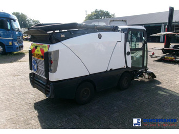 Road sweeper Johnston C202 compact street sweeper: picture 4 Road sweeper Johnston C202 compact street sweeper: picture 4