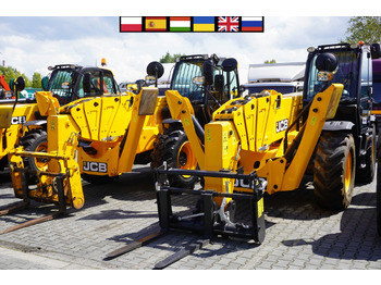 Telescopic wheel loader JCB