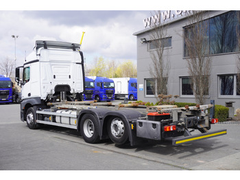 Container transporter/ Swap body truck MERCEDES-BENZ Actros 2545 6x2 MP5 / Full ADR / BDF: picture 3