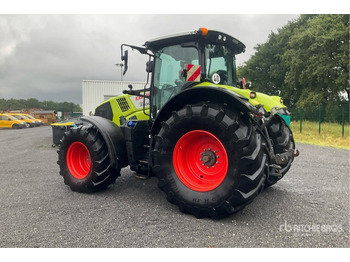 Farm tractor CLAAS Axion 810
