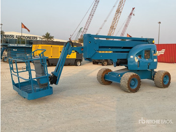 Articulated boom JLG