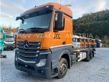 Container transporter/ Swap body truck Mercedes-Benz 2542: picture 2 Container transporter/ Swap body truck Mercedes-Benz 2542: picture 2