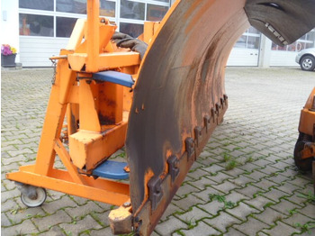 Lease a  Unimog Schneepflug - Schneeschild Beilhack PV28-3 Unimog Schneepflug - Schneeschild Beilhack PV28-3: picture 4