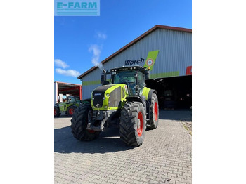 Farm tractor CLAAS Axion 930