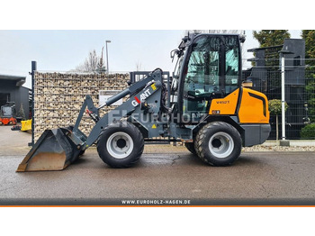 Compact loader GIANT
