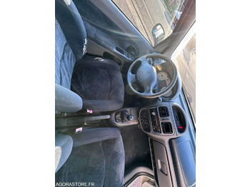 Car RENAULT CLIO 1.6I 110CH - 264830KMS - 1999: picture 2