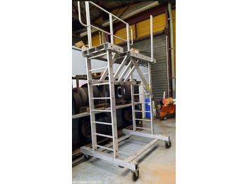 Tool/ Equipment échelle échafaudage DISTEL  6 METRES X 170X63   ECHELLE 190 VALEUR NEUF 18000 EU: picture 3