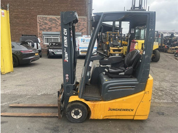 Electric forklift JUNGHEINRICH EFG