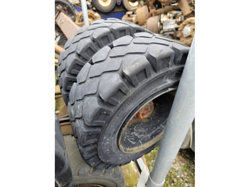 Tire Michelin 18x7-8 (180/70-8) full rubber: picture 2 Tire Michelin 18x7-8 (180/70-8) full rubber: picture 2