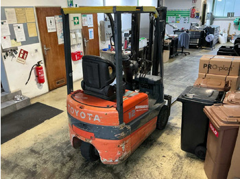 Forklift TOYOTA FBESF12 ELECTRIC FORKLIFT (2005): picture 2