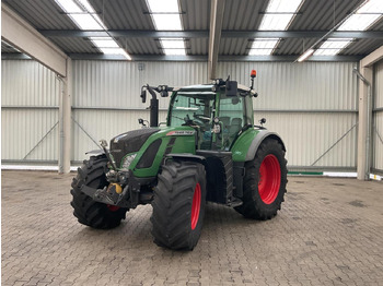 Farm tractor FENDT 718 Vario