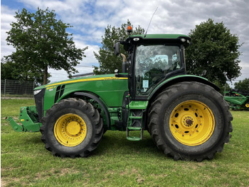 Farm tractor JOHN DEERE 8R Series