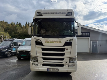 Box truck Scania R520: picture 2