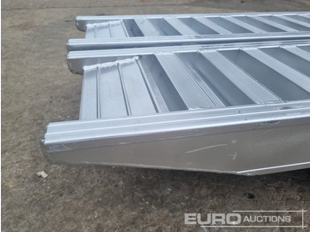 Workshop equipment Unused Set of Aluminium Ramps, 250cm, 6,000kg: picture 5