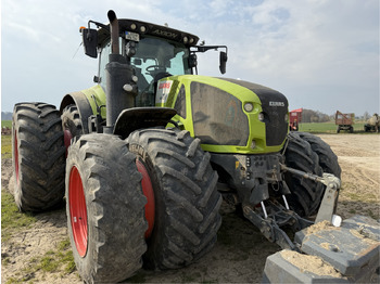 Farm tractor CLAAS Axion 960