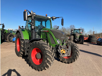 Farm tractor FENDT 718 Vario