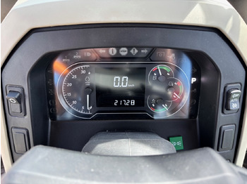 Farm tractor John Deere 5090 M: picture 2