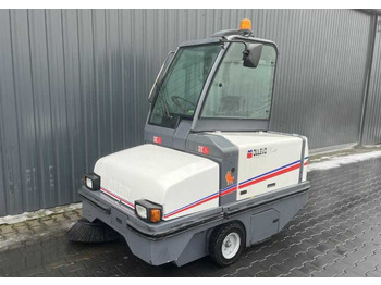 Industrial sweeper