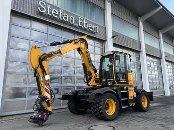 Wheel excavator JCB