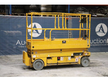 Scissor lift HAULOTTE Compact 8
