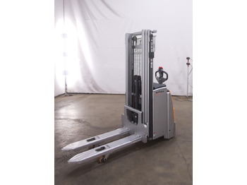 Stacker STILL