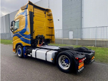 Tractor unit Volvo FH 13.460 trekker, met XL cabine, special paint en incl parc cool, fridge,: picture 3