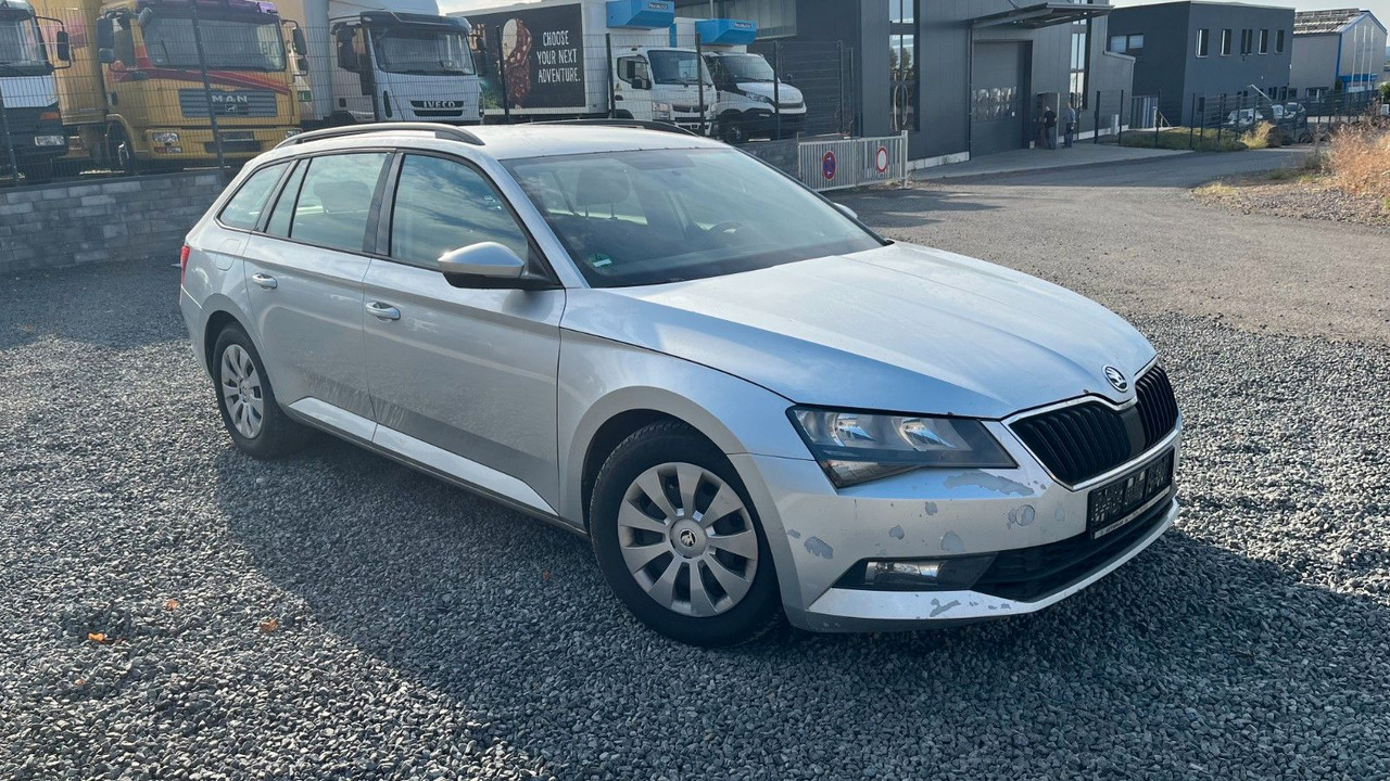Skoda Superb Combi Active - Station wagon: picture 3 Skoda Superb Combi Active - Station wagon: picture 3