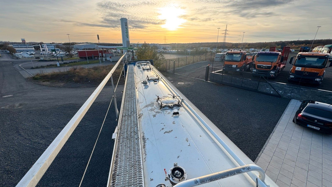 Spitzer SK 2760 CAL GGVS 60m³ Kippsilo - Silo semi-trailer: picture 5 Spitzer SK 2760 CAL GGVS 60m³ Kippsilo - Silo semi-trailer: picture 5