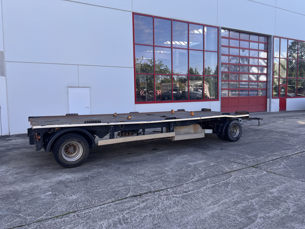Dinkel DAC 18000  2 Achs Kombi- Anhänger für Abroll- oder Absetzmulden oder Tieflader - Container transporter/ Swap body trailer: picture 4 Dinkel DAC 18000  2 Achs Kombi- Anhänger für Abroll- oder Absetzmulden oder Tieflader - Container transporter/ Swap body trailer: picture 4
