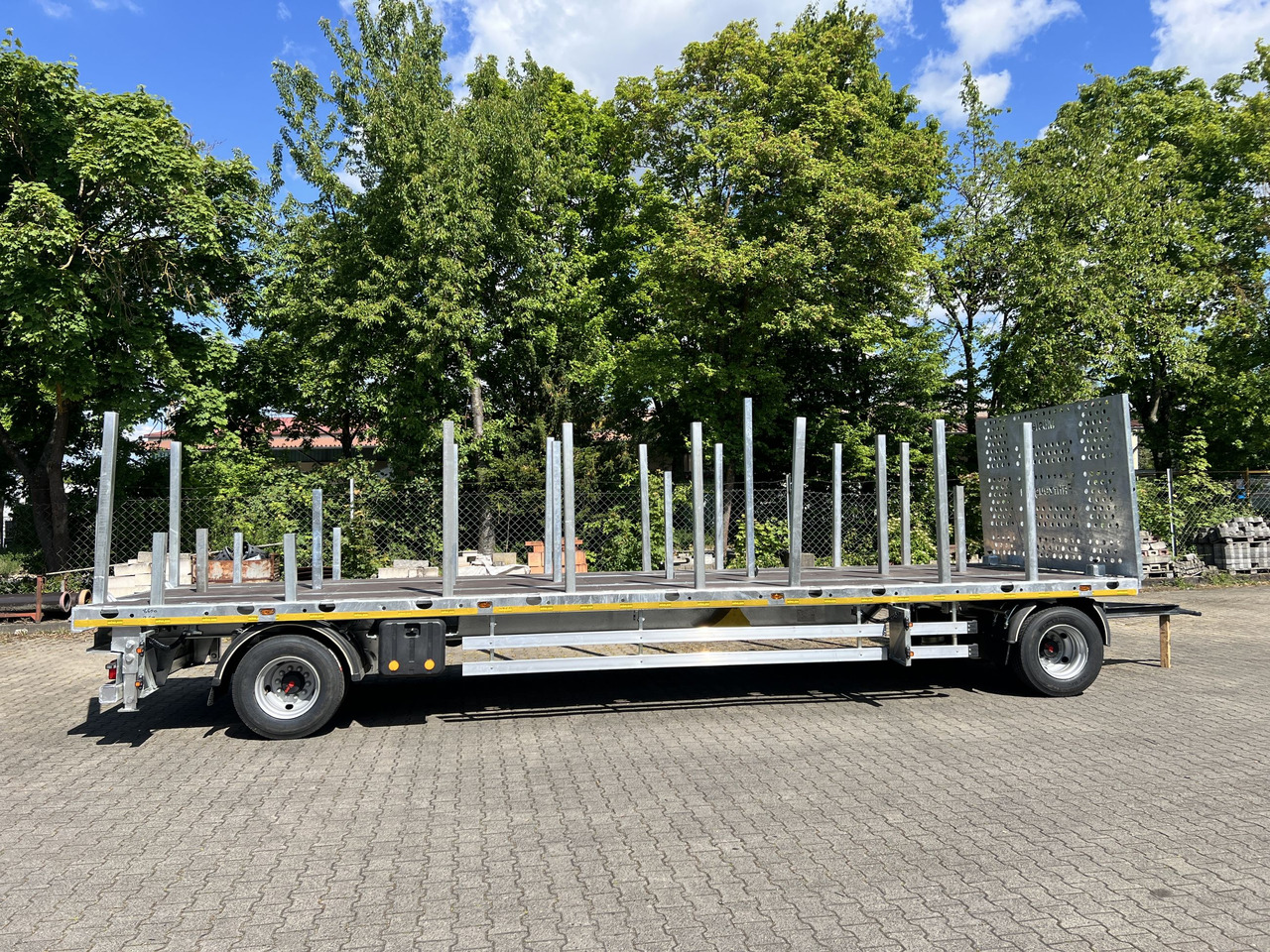 Möslein T 2 Plato 7,60 m  2 Achs Jumbo- Plato- Anhänger Mega - Dropside/ Flatbed trailer: picture 4 Möslein T 2 Plato 7,60 m  2 Achs Jumbo- Plato- Anhänger Mega - Dropside/ Flatbed trailer: picture 4
