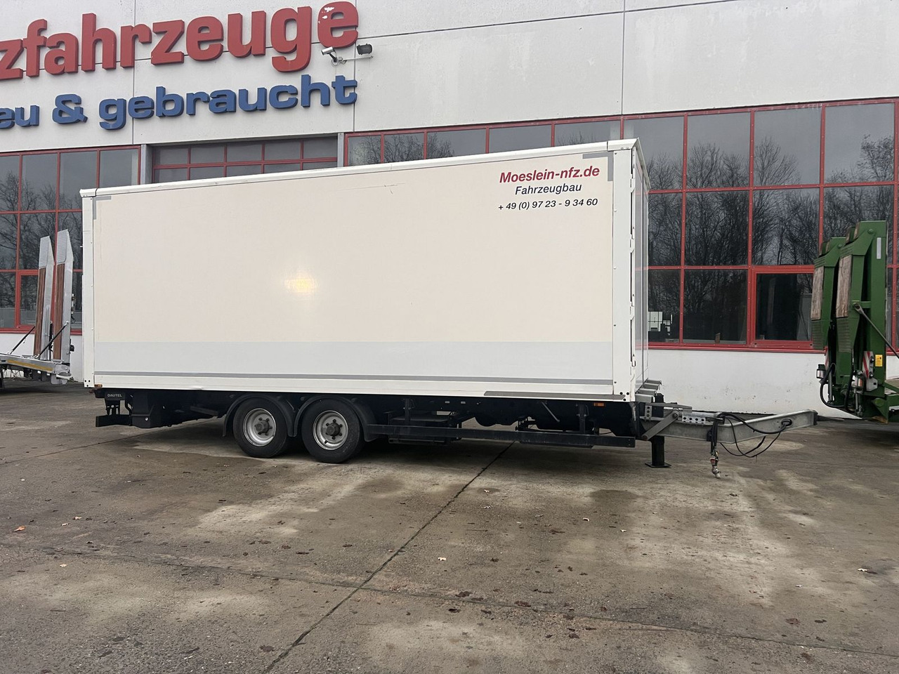 Möslein Tandem Koffer mit Ladebordwand 1,5 t + Durchlad - Closed box trailer: picture 5 Möslein Tandem Koffer mit Ladebordwand 1,5 t + Durchlad - Closed box trailer: picture 5