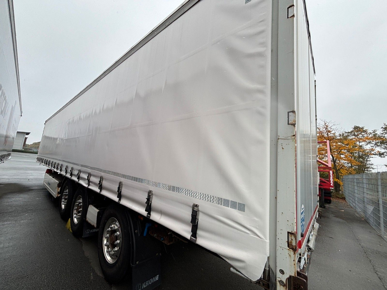 Krone SD Plane Mitnahmestapler Nachlaufachse - Curtainsider semi-trailer: picture 2 Krone SD Plane Mitnahmestapler Nachlaufachse - Curtainsider semi-trailer: picture 2