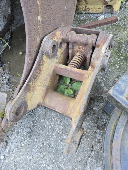 CATERPILLAR 438C (ENGANCHE RÁPIDO) - Quick coupler: picture 2 CATERPILLAR 438C (ENGANCHE RÁPIDO) - Quick coupler: picture 2