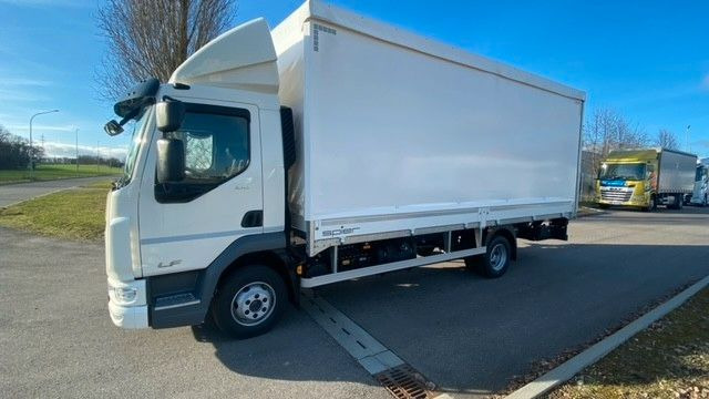 DAF LF 210 8t Pritsche-Plane LBW Tageszulassung DAF FA LF 210 08t Spier Pritsche-Plane - Curtainsider truck: picture 1 DAF LF 210 8t Pritsche-Plane LBW Tageszulassung DAF FA LF 210 08t Spier Pritsche-Plane - Curtainsider truck: picture 1
