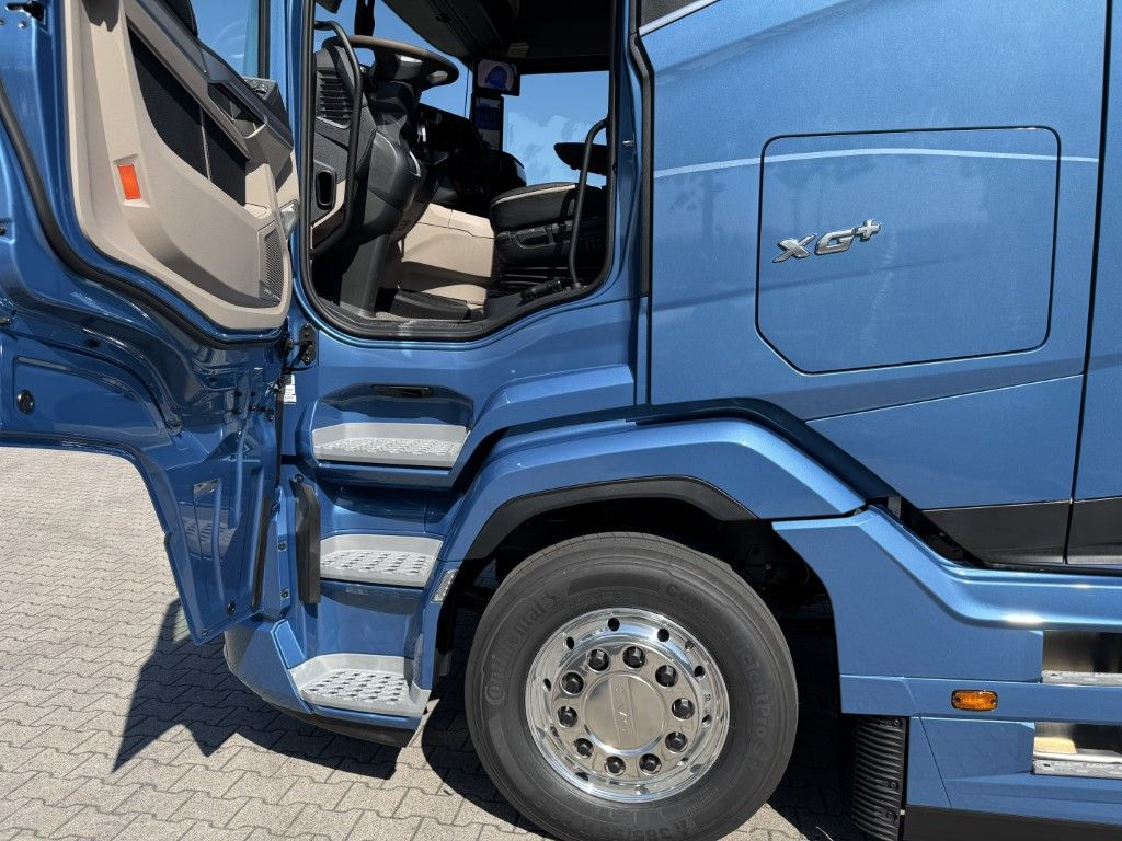 Tractor unit DAF FT XG  530 BLAU METALLIC Limited Edition: picture 11