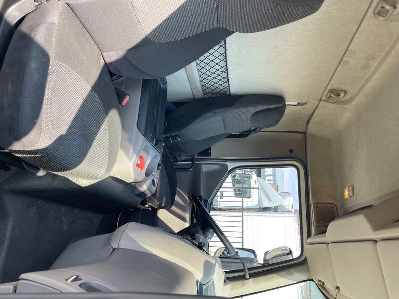 Lease a DAF LF 180 8-2016 DAF LF 180 8-2016: picture 10 Lease a DAF LF 180 8-2016 DAF LF 180 8-2016: picture 10