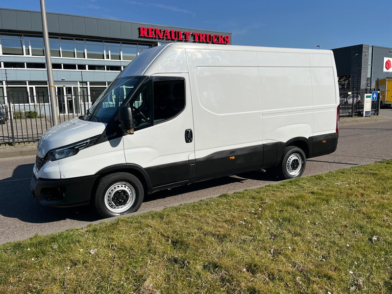 Iveco Daily 35 S 16V, Hi-Matic, 352 L H3, Airco, Camera - Panel van: picture 2 Iveco Daily 35 S 16V, Hi-Matic, 352 L H3, Airco, Camera - Panel van: picture 2
