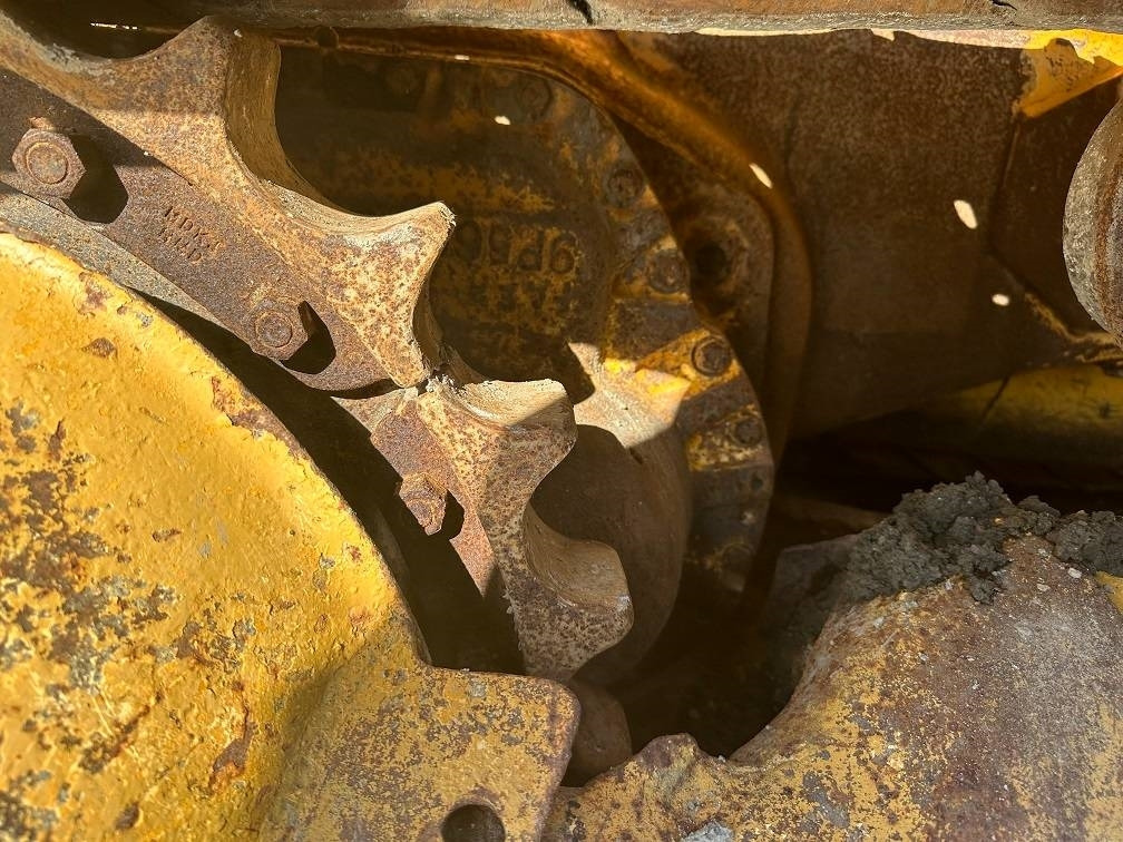 Bulldozer CAT D6D with winch: picture 9