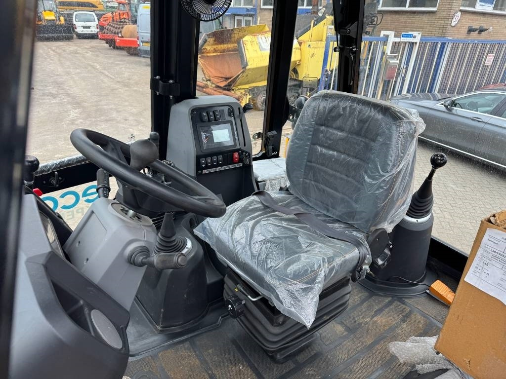 Backhoe loader JCB 3 CX with hammer line ( UNUSED ): picture 12