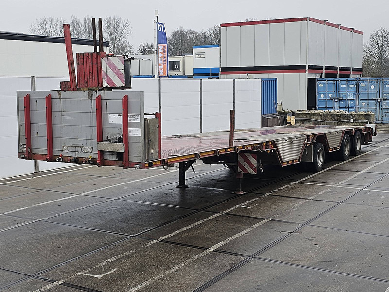 Goldhofer SPN-L33-32/80 - Low loader semi-trailer: picture 1 Goldhofer SPN-L33-32/80 - Low loader semi-trailer: picture 1