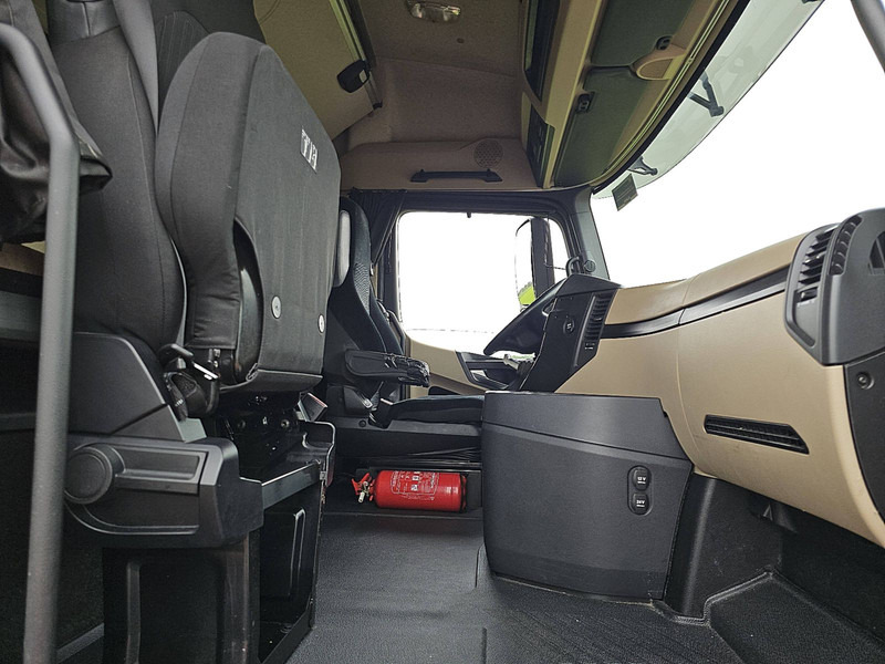 Tractor unit Mercedes-Benz ACTROS 1845 LS: picture 7