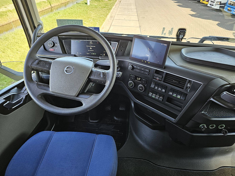 Interior photo 1: Lease a Volvo FH 500 XL VEB+ I-SAVE Volvo FH 500 XL VEB+ I-SAVE