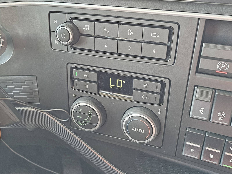 Lease a Volvo FH 500 XL VEB+ I-SAVE Volvo FH 500 XL VEB+ I-SAVE: picture 9