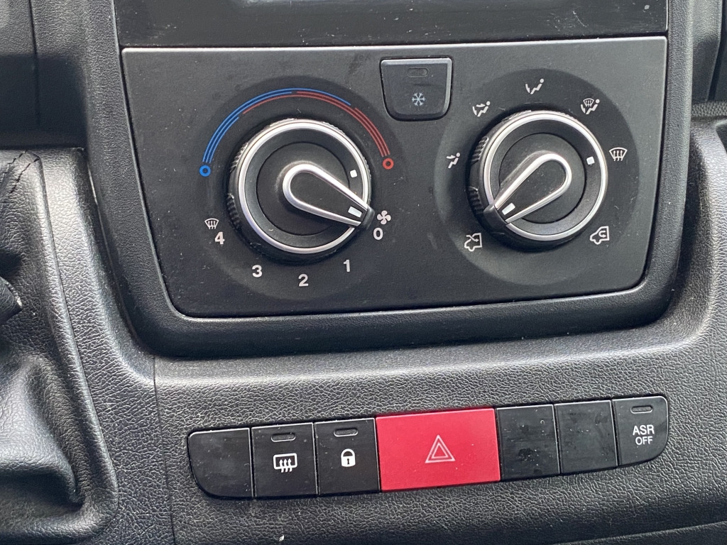 Lease a Citroen Jumper 35 L4H2 Club Heavy BlueHDi 140 Start&Stop Citroen Jumper 35 L4H2 Club Heavy BlueHDi 140 Start&Stop: picture 10