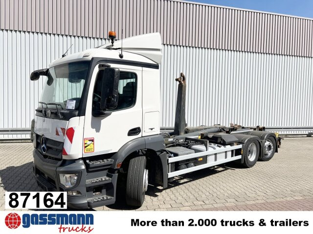 Mercedes-Benz Antos 2543 L 6x2, Lenk-/Liftachse - Hook lift truck: picture 1 Mercedes-Benz Antos 2543 L 6x2, Lenk-/Liftachse - Hook lift truck: picture 1