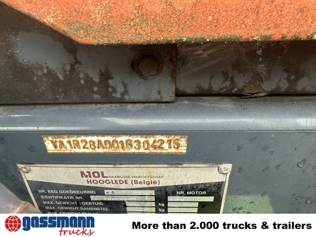 815 4x2 Terminal Tractor, Rangierfahrzeug - Tractor unit: picture 3 815 4x2 Terminal Tractor, Rangierfahrzeug - Tractor unit: picture 3