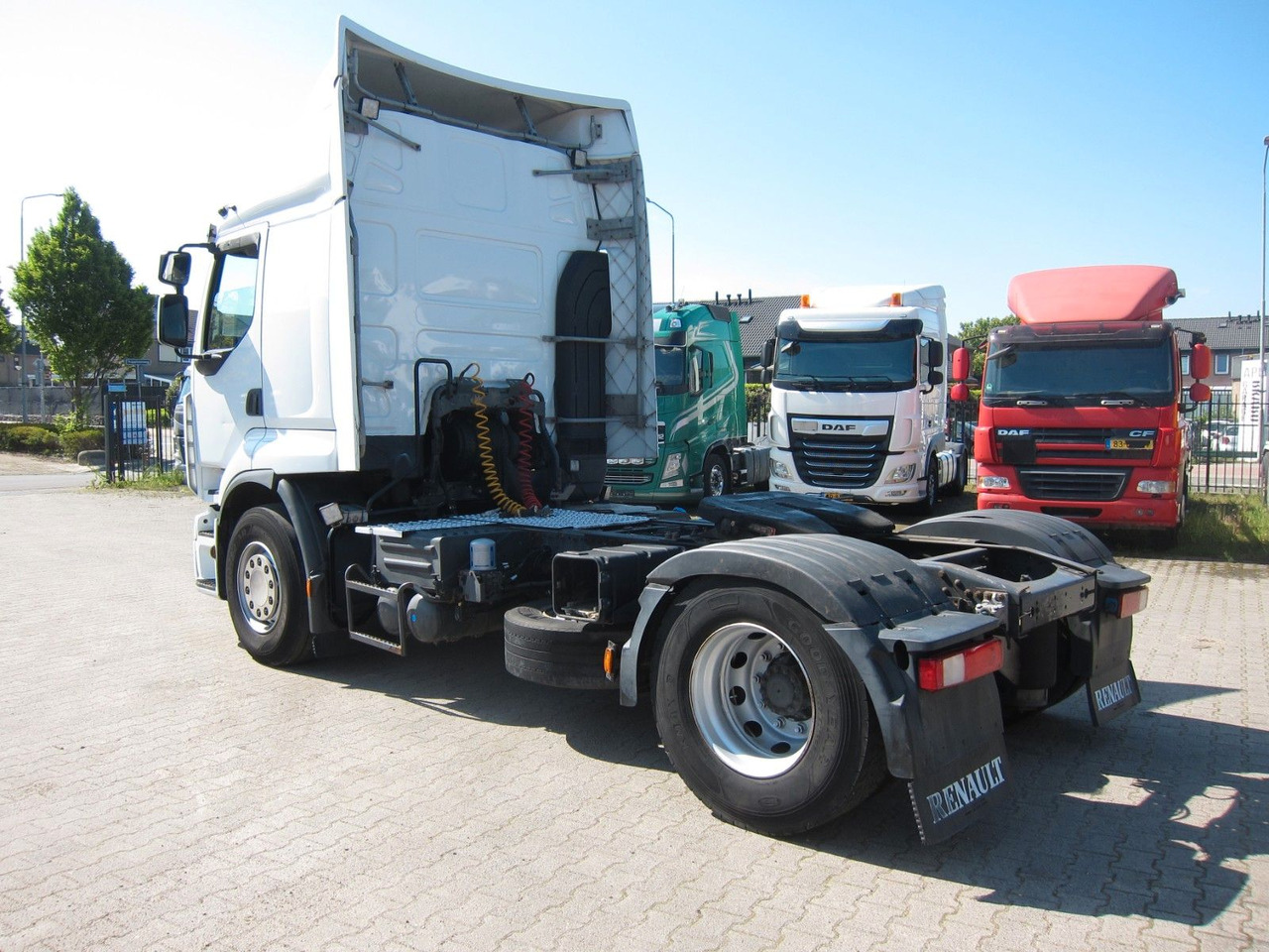 Renault Premium 440 DXI Steel/Air 623000km Belgian Truck - Tractor unit: picture 4 Renault Premium 440 DXI Steel/Air 623000km Belgian Truck - Tractor unit: picture 4