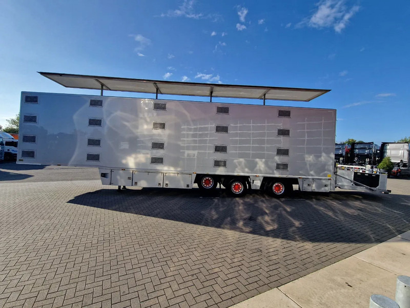 Berdex 2/3/4 deck Livestock trailer - Water & Ventilation - Loadlift - Lifting roof - Steering axle - Livestock semi-trailer: picture 4 Berdex 2/3/4 deck Livestock trailer - Water & Ventilation - Loadlift - Lifting roof - Steering axle - Livestock semi-trailer: picture 4